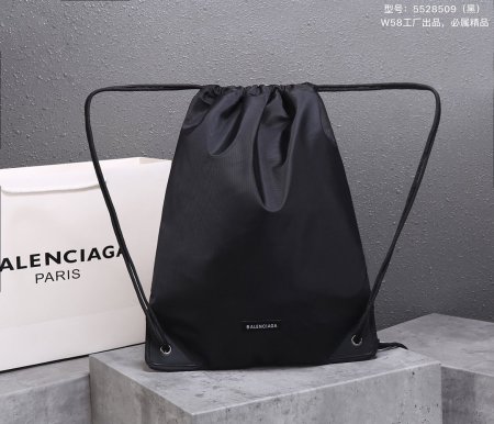 バレンシアガバッグコピー 2021新品注目度NO.1 BALENCIAGA   メンズ バックパック