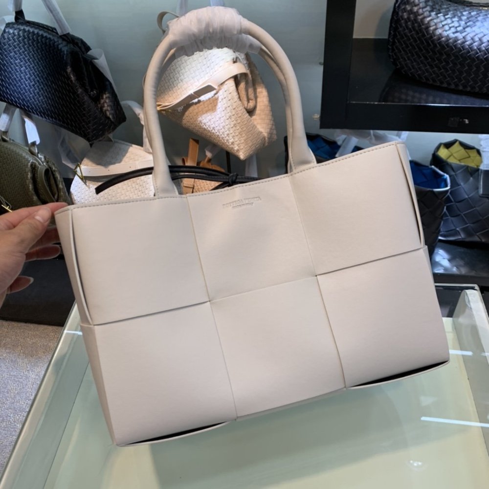 円 ボッテガヴェネタバッグコピー 21新品注目度no 1 Bottega Veneta メンズ トートバッグ M Creditshop Jp 円 ボッテガヴェネタバッグコピー 21新品注目度no 1 Bottega Veneta メンズ トートバッグ M Creditshop Jp
