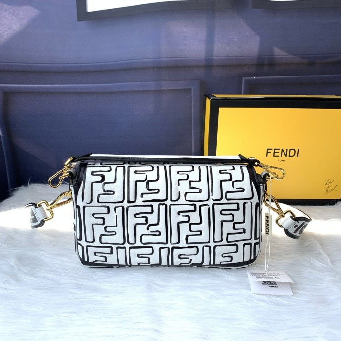 フェンディバッグコピー 大人気2021新品 FENDI レディース ショルダーバッグ