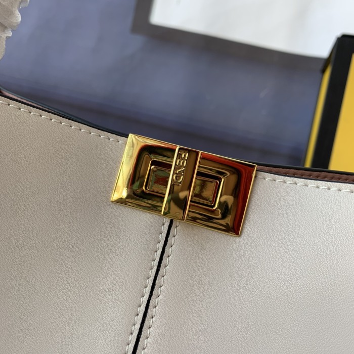 フェンディバッグコピー 定番人気2021新品 FENDI レディース トートバッグ