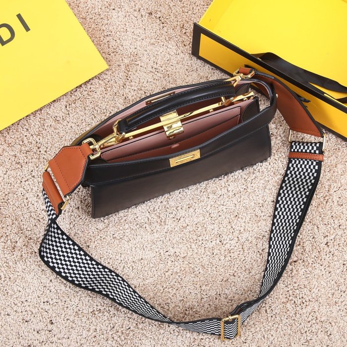フェンディバッグコピー 大人気2021新品 FENDI レディース ハンドバッグ