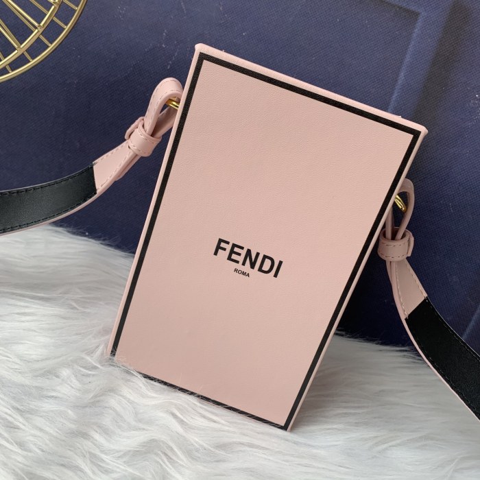 フェンディバッグコピー 定番人気2021新品 FENDI レディース ショルダーバッグ