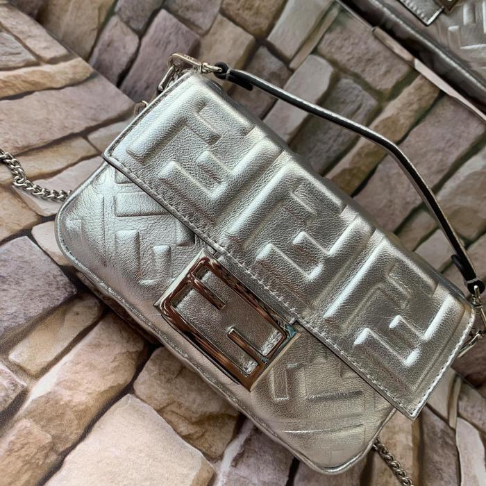 フェンディバッグコピー 大人気2021新品 FENDI レディース ショルダーバッグ