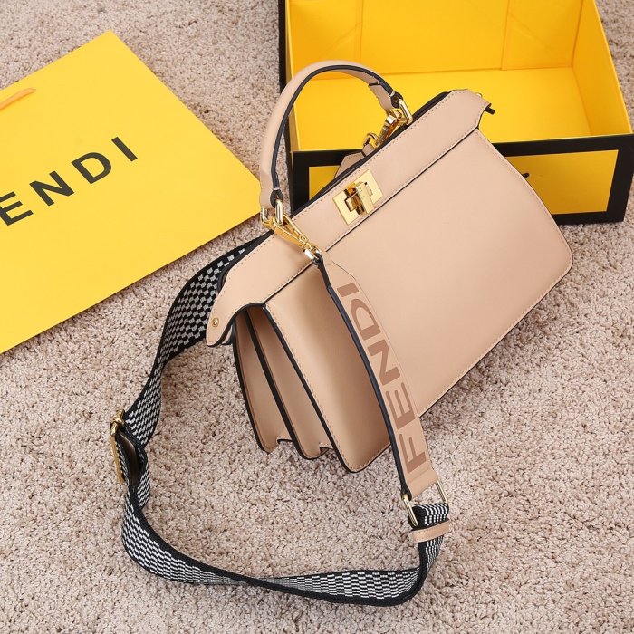 フェンディバッグコピー 大人気2021新品 FENDI レディース ハンドバッグ