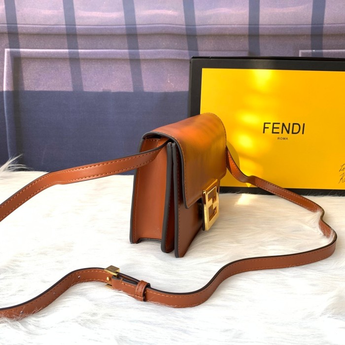 フェンディバッグコピー 大人気2021新品 FENDI レディース ショルダーバッグ