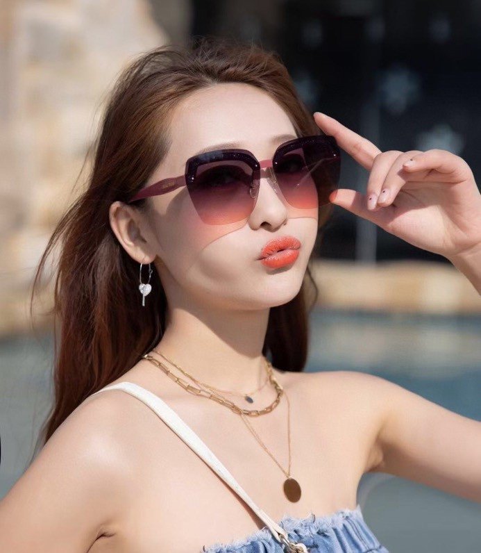 円 9800 ミュウミュウニサングラスコピー 定番人気21新品 Miumiu レディース サングラス 4色 M Creditshop Jp