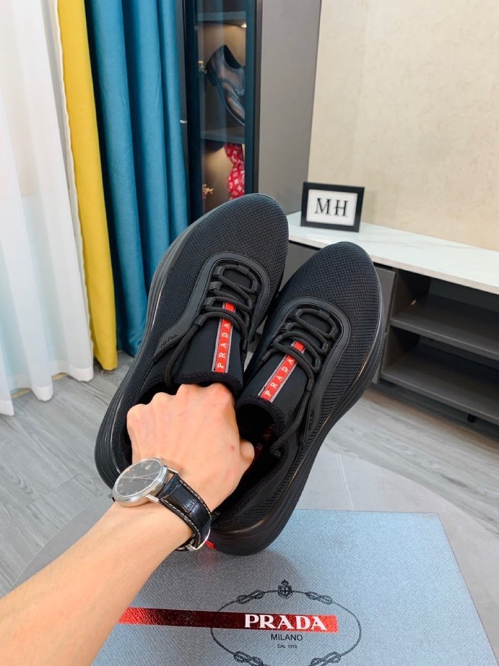 円 プラダ靴コピー 21新品注目度no 1 Prada メンズ スニーカー M Creditshop Jp