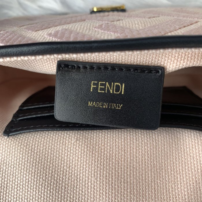 フェンディバッグコピー 大人気2021新品 FENDI レディース ショルダーバッグ