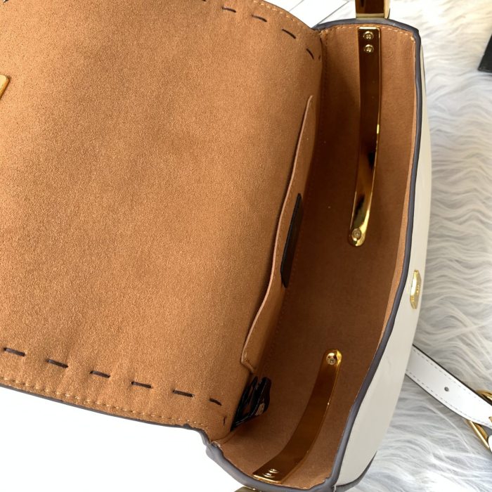 フェンディバッグコピー 定番人気2021新品 FENDI レディース ショルダーバッグ
