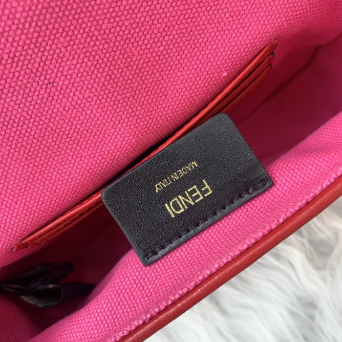 フェンディバッグコピー 大人気2021新品 FENDI レディース ショルダーバッグ
