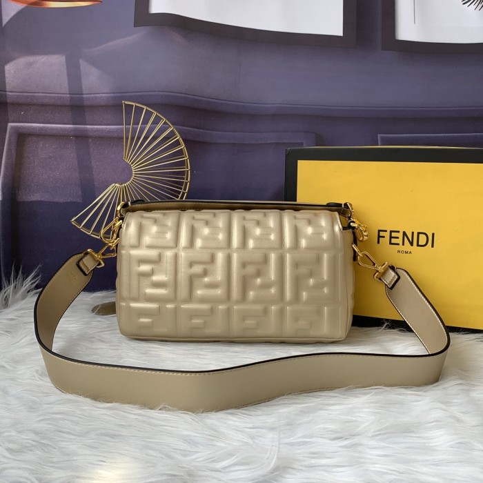 フェンディバッグコピー 定番人気2021新品 FENDI レディース ショルダーバッグ