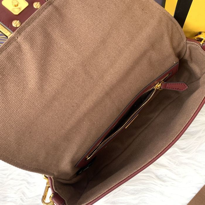 フェンディバッグコピー 2021新品注目度NO.1 FENDI レディース ショルダーバッグ