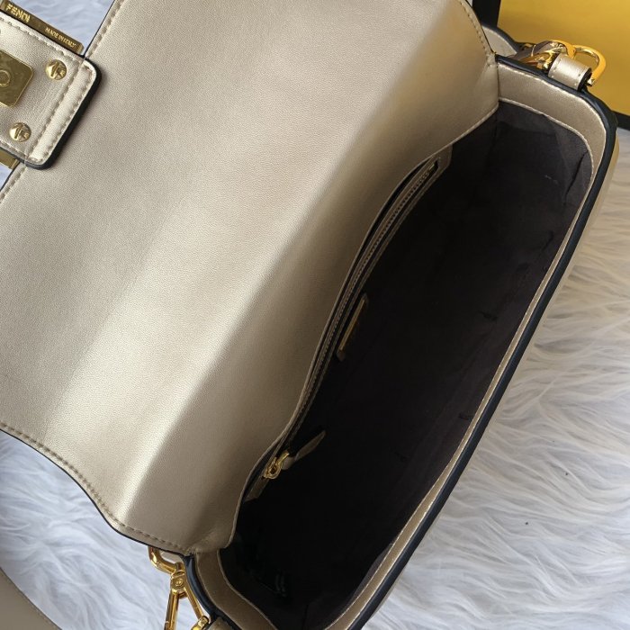 フェンディバッグコピー 定番人気2021新品 FENDI レディース ショルダーバッグ