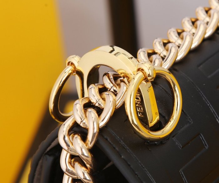 フェンディバッグコピー 大人気2021新品 FENDI レディース ショルダーバッグ