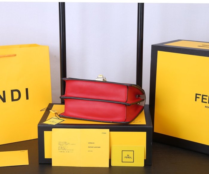 フェンディバッグコピー 大人気2021新品 FENDI レディース ショルダーバッグ