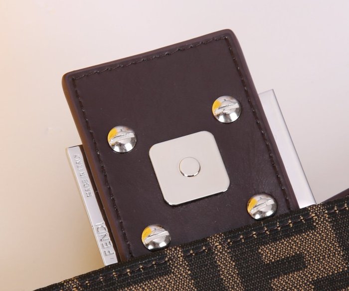 フェンディバッグコピー 2021新品注目度NO.1 FENDI レディース ハンドバッグ