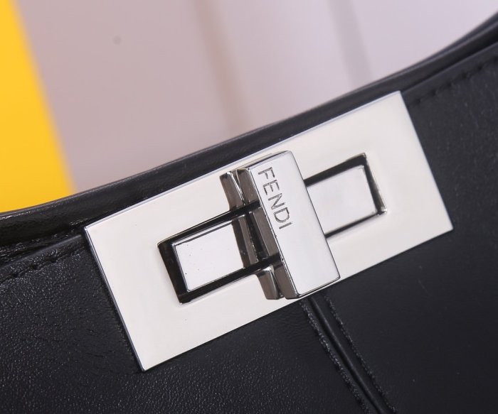 フェンディバッグコピー 2021新品注目度NO.1 FENDI レディース トートバッグ