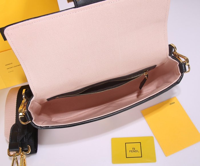 フェンディバッグコピー 2021新品注目度NO.1 FENDI レディース ハンドバッグ