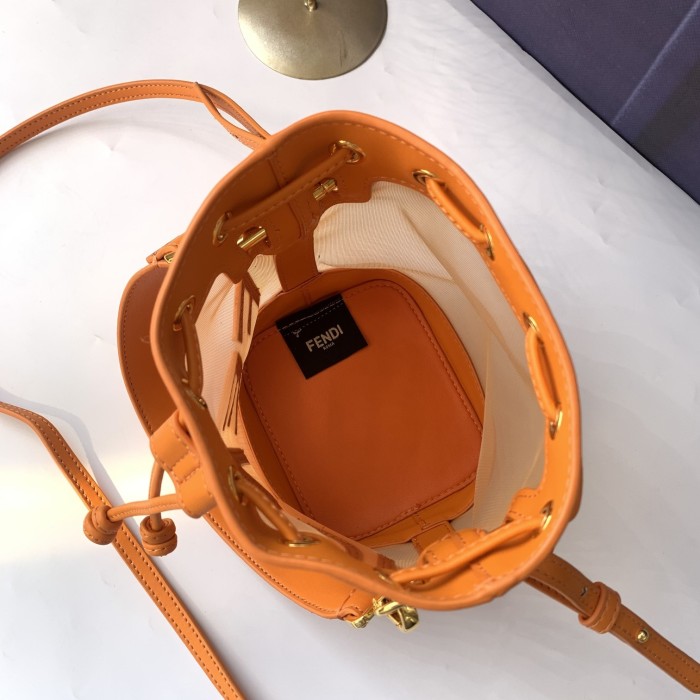 フェンディバッグコピー 大人気2021新品 FENDI レディース バケツバッグ