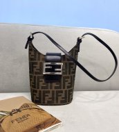 フェンディバッグコピー 定番人気2021新品 FENDI レディース ハンドバッグ