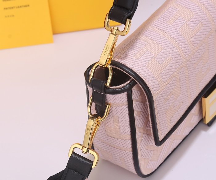 フェンディバッグコピー 2021新品注目度NO.1 FENDI レディース ハンドバッグ