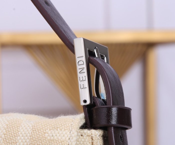 フェンディバッグコピー 2021新品注目度NO.1 FENDI レディース ハンドバッグ