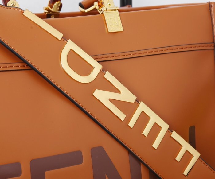 フェンディバッグコピー 2021新品注目度NO.1 FENDI レディース トートバッグ