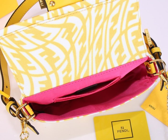 フェンディバッグコピー 2021新品注目度NO.1 FENDI レディース ハンドバッグ
