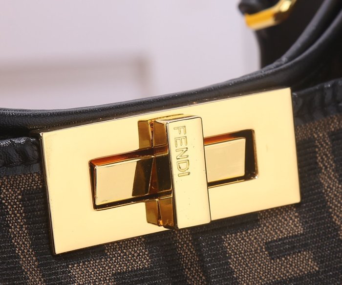 フェンディバッグコピー 2021新品注目度NO.1 FENDI レディース トートバッグ