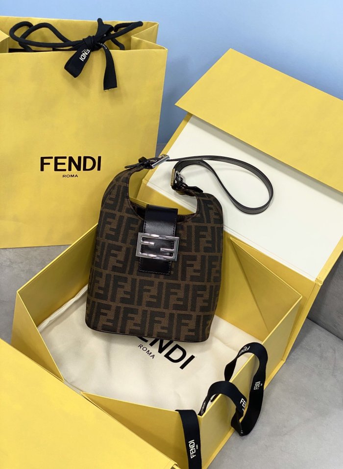 フェンディバッグコピー 定番人気2021新品 FENDI レディース ハンドバッグ