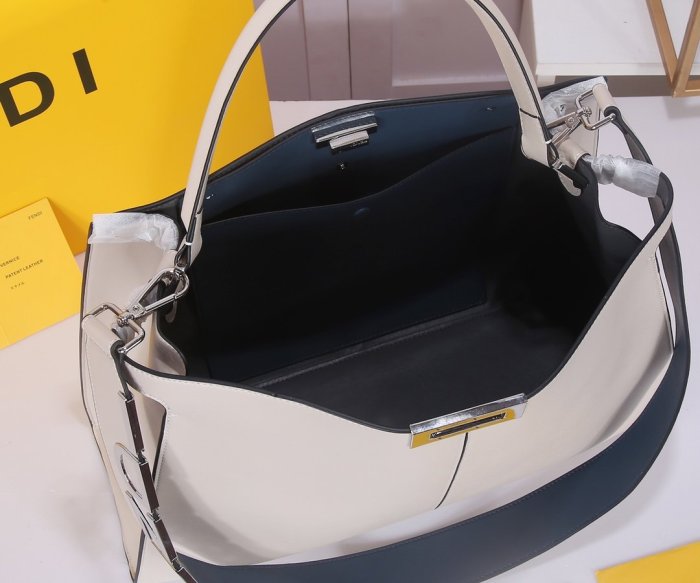 フェンディバッグコピー 定番人気2021新品 FENDI レディース トートバッグ