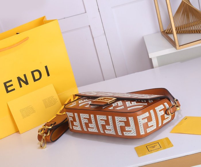 フェンディバッグコピー 2021新品注目度NO.1 FENDI レディース ハンドバッグ
