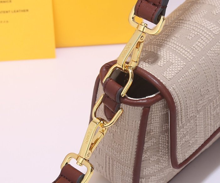 フェンディバッグコピー 2021新品注目度NO.1 FENDI レディース ハンドバッグ