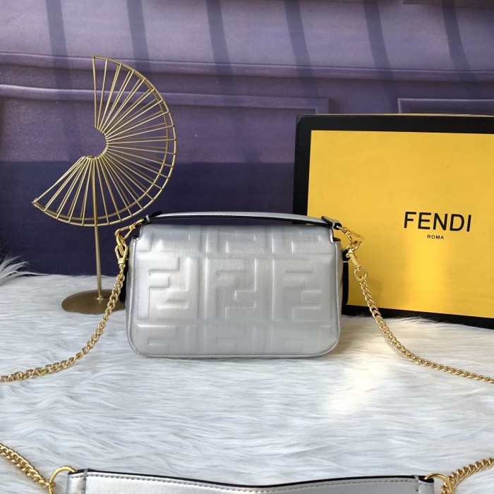 フェンディバッグコピー 定番人気2021新品 FENDI レディース ショルダーバッグ