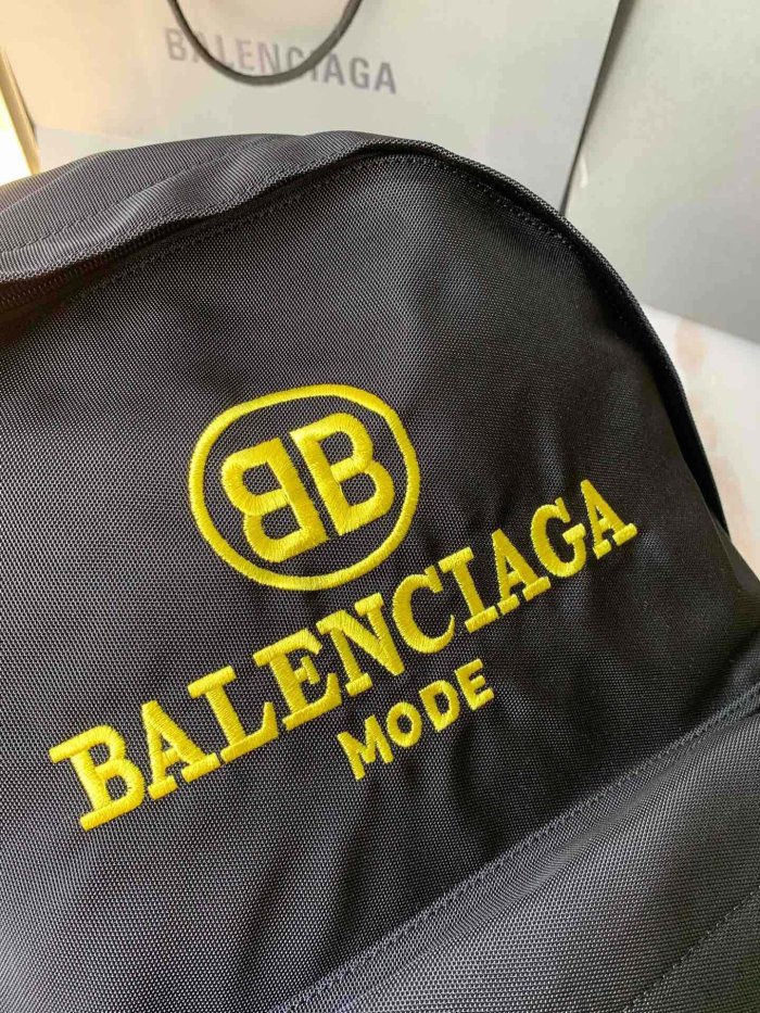 バレンシアガバッグコピー 2021新品注目度NO.1 BALENCIAGA男女兼用 バックパック