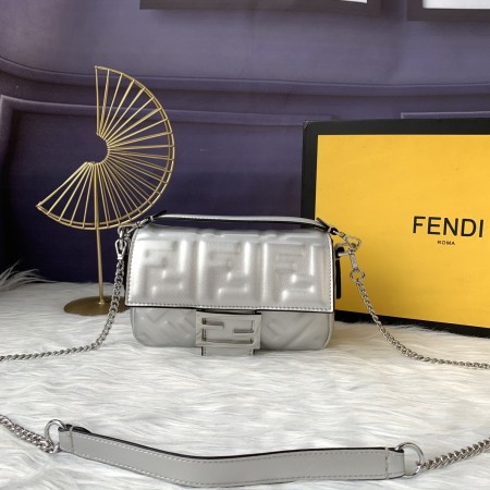 フェンディバッグコピー 2021新品注目度NO.1 FENDI レディース ショルダーバッグ