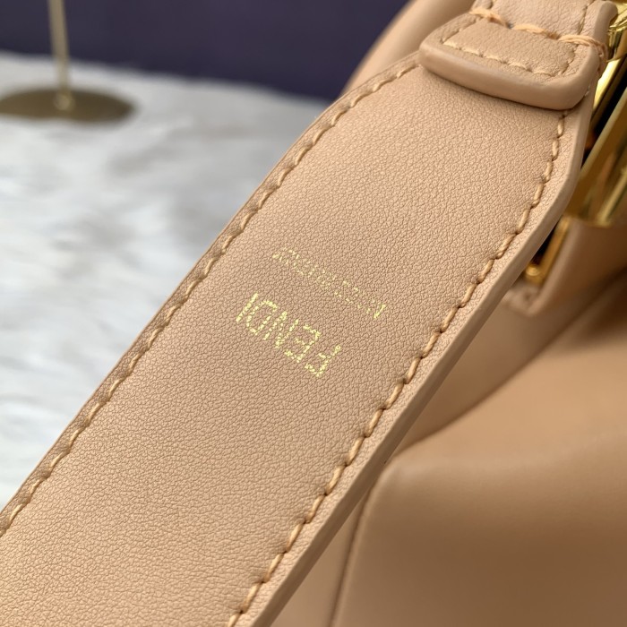 フェンディバッグコピー 2021新品注目度NO.1 FENDI レディース ショルダーバッグ