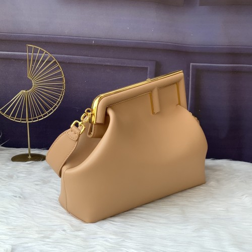 フェンディバッグコピー 2021新品注目度NO.1 FENDI レディース ショルダーバッグ