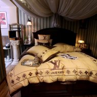 ルイヴィトン寝具カバーコピー 定番人気2022新品  Louis Vuitton 寝具カバー綿１０ ０％ 4点セット