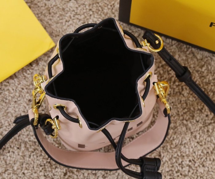 フェンディバッグコピー 定番人気2022新品 FENDI レディース バケツバッグ
