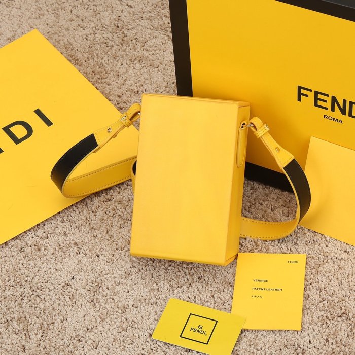 フェンディバッグコピー 2022新品注目度NO.1 FENDI 男女兼用 携帯 電話 バッグ