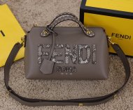 フェンディバッグコピー 2022新品注目度NO.1 FENDI レディース ショルダーバッグ