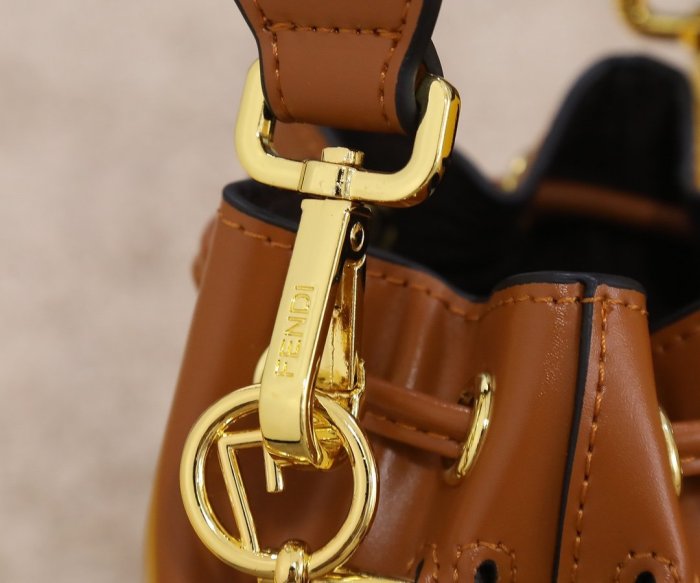 フェンディバッグコピー 2022新品注目度NO.1 FENDI レディース バケツバッグ