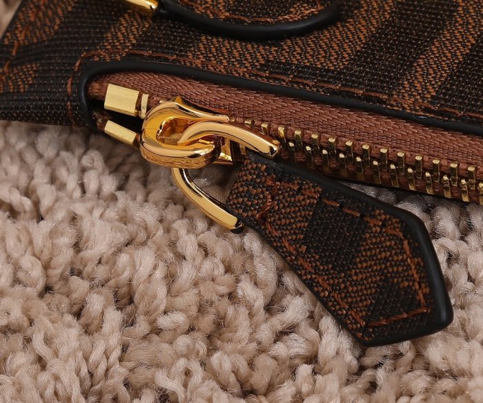 フェンディバッグコピー 2022新品注目度NO.1 FENDI レディース トートバッグ
