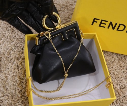 フェンディバッグコピー 定番人気2022新品 FENDI レディース ショルダーバッグ