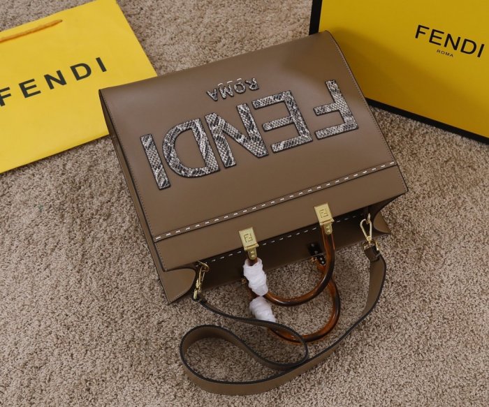 フェンディバッグコピー 大人気2022新品 FENDI レディース トートバッグ