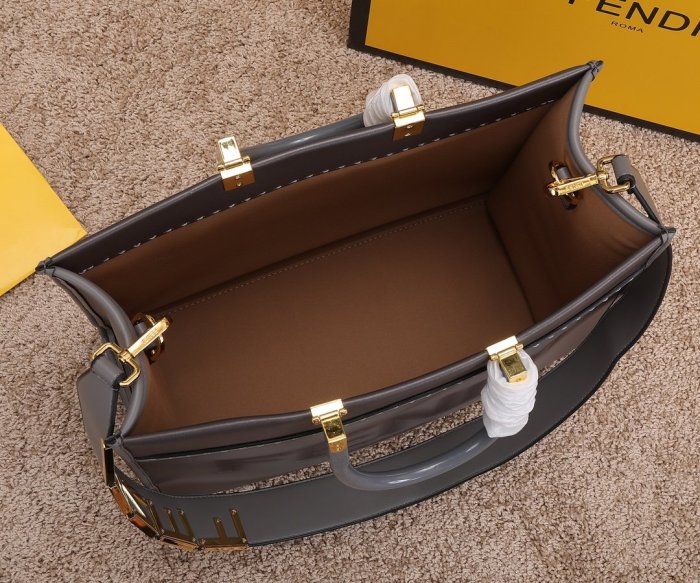 フェンディバッグコピー 2022新品注目度NO.1 FENDI レディース トートバッグ