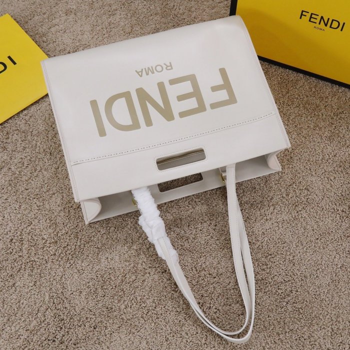 フェンディバッグコピー 2022新品注目度NO.1 FENDI レディース トートバッグ