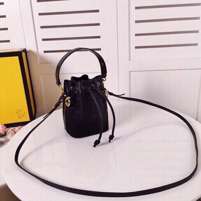 フェンディバッグコピー 定番人気2022新品 FENDI レディース バケツバッグ