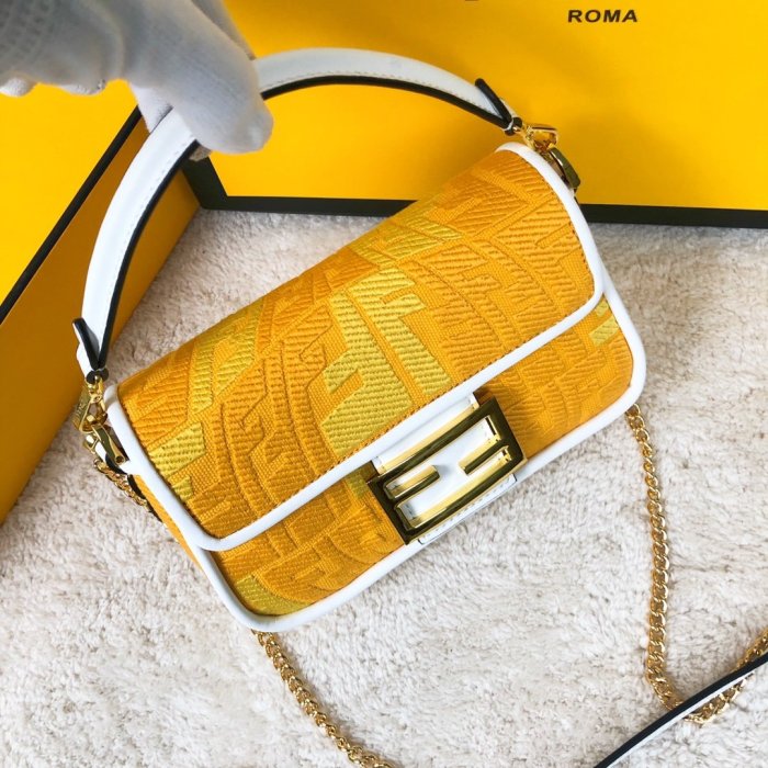 フェンディバッグコピー 大人気2022新品 FENDI レディース ショルダーバッグ